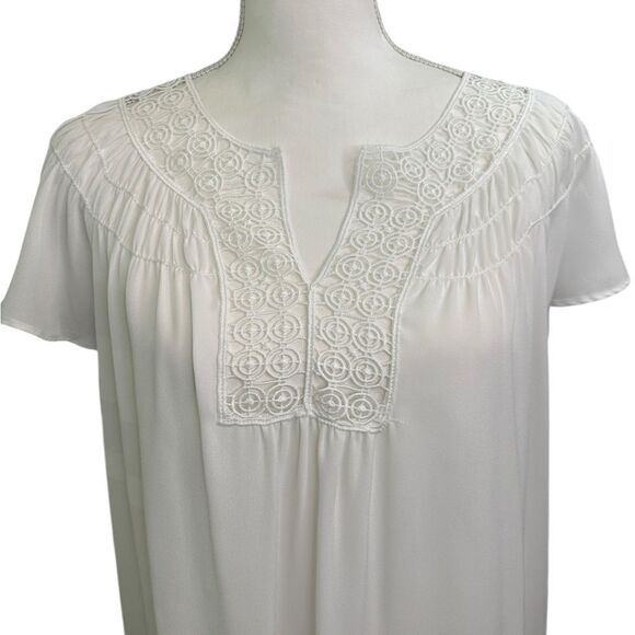 Max Studio Women's White Eyelet Blouse Size L??? - Picture 2 of 9